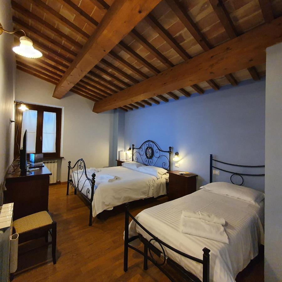 Pietra Maula Agriturismo Castelraimondo エクステリア 写真