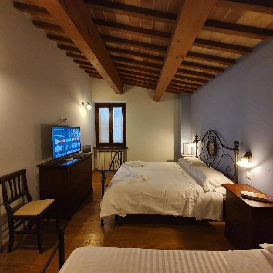 Pietra Maula Agriturismo Castelraimondo エクステリア 写真