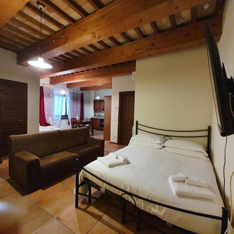 Pietra Maula Agriturismo Castelraimondo エクステリア 写真
