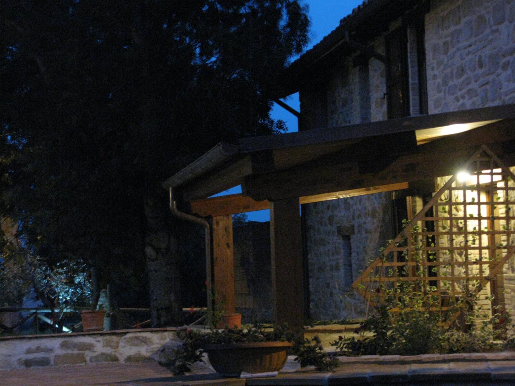 Pietra Maula Agriturismo Castelraimondo エクステリア 写真