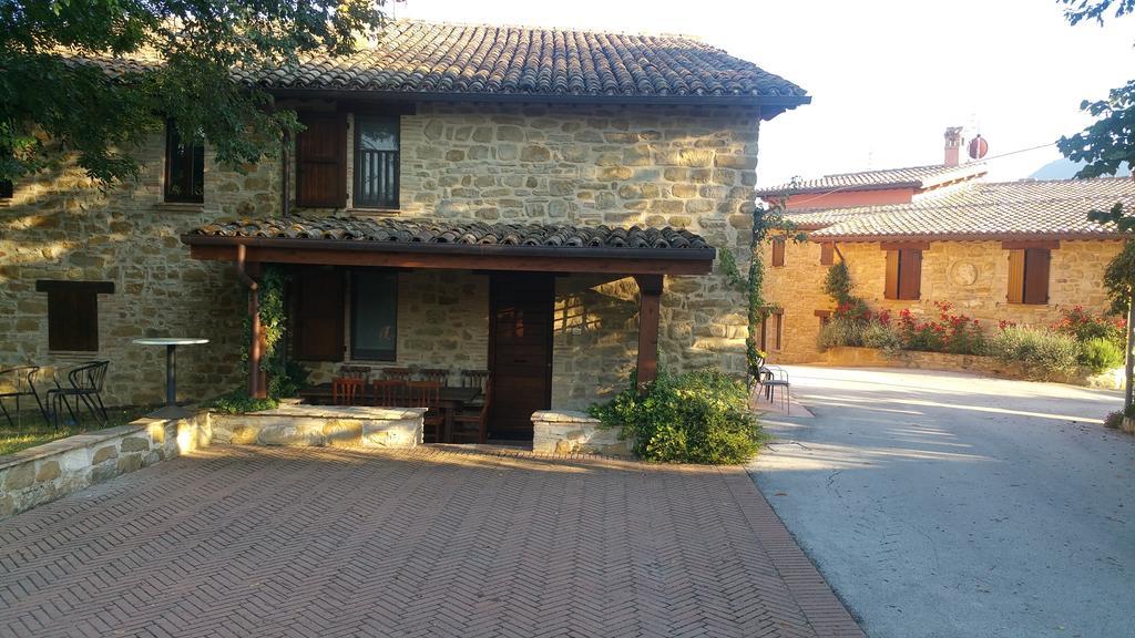 Pietra Maula Agriturismo Castelraimondo エクステリア 写真
