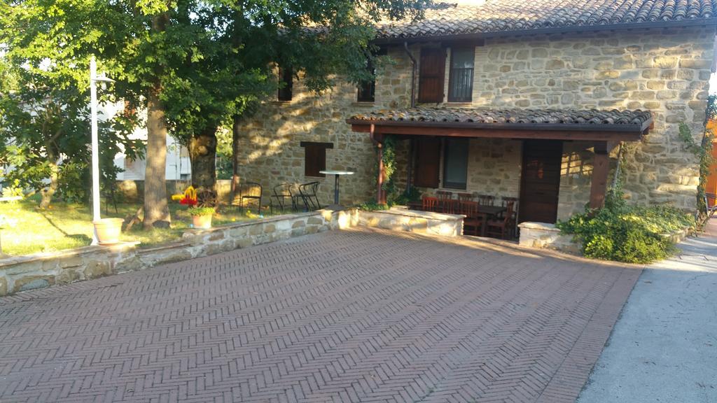 Pietra Maula Agriturismo Castelraimondo エクステリア 写真